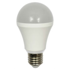 LED Lampe A60 8W E26 / E27 dimmbar